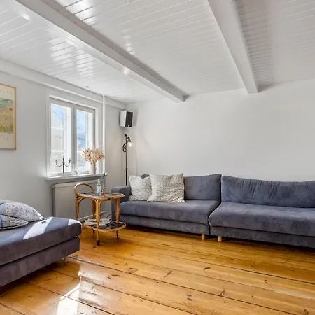 Prázdninový dům 4 Bedroom Cozy In *