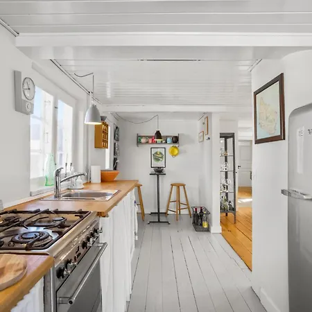 4 Bedroom Cozy In Prázdninový dům