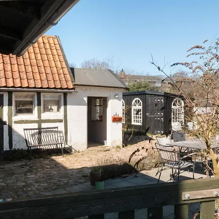 4 Bedroom Cozy In Prázdninový dům Svaneke
