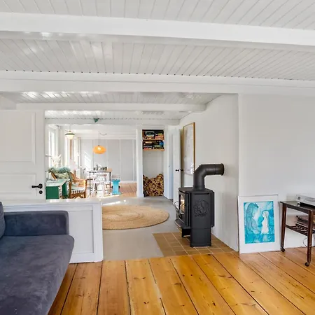 4 Bedroom Cozy In *