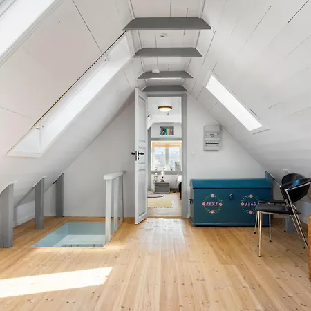 4 Bedroom Cozy In Svaneke