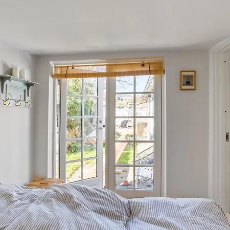4 Bedroom Cozy In Svaneke